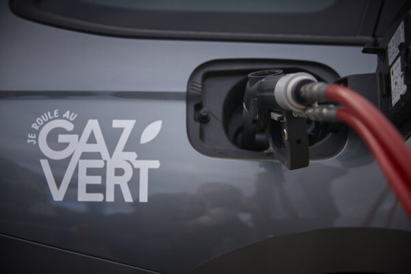 Véhicule ravitaillé au bioGNV (« gaz vert »)